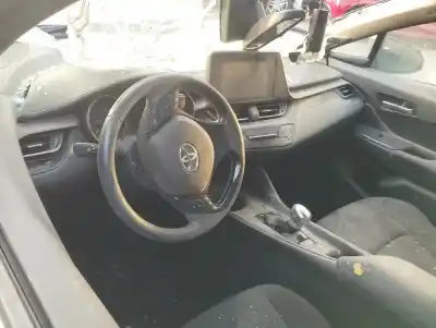 Здавання транспортного засобу toyota c-hr hybrid active року 2018 потужний 2zrfxe