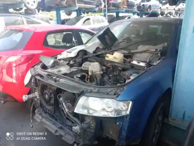 Veículo de Sucata audi a4 berlina (8e) 1.9 tdi (96kw) do ano 2001 alimentado awx