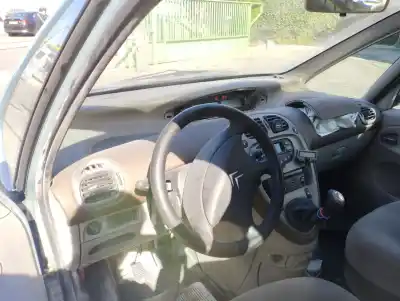 Veículo de Sucata citroen xsara picasso (n68) 2.0 hdi do ano 2003 alimentado rhy