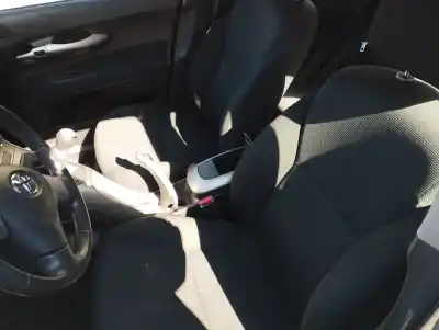 Veículo de Sucata toyota auris (_e15_) 1.4 d-4d (nde150_) do ano 2012 alimentado 1ndtv