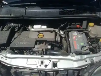 Veicolo di demolizione opel zafira a blue line dell'anno 2003 alimentato y22dtr