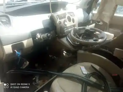 Scrapping Vehicle renault scenic ii authentique of the year 2006 powered m9r700