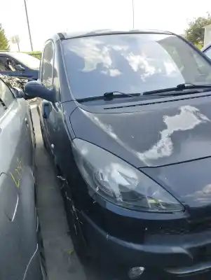 Veículo de Sucata peugeot 1007 1.4 hdi do ano 2005 alimentado 8hz