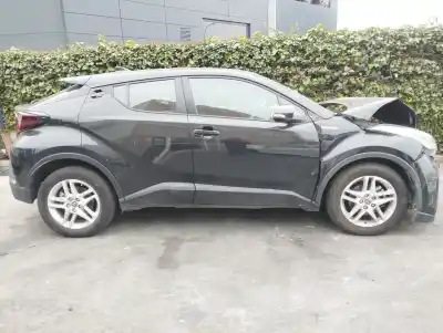 Scrapping Vehicle toyota c-hr hybrid dynamic of the year 2021 powered 2zrfxe