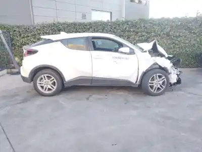 Здавання транспортного засобу toyota c-hr hybrid active року 2023 потужний 2zr