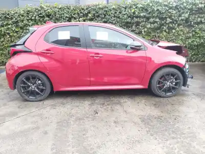 Sloopvoertuig toyota yaris hybrid active van het jaar 2022 aangedreven m15afxe