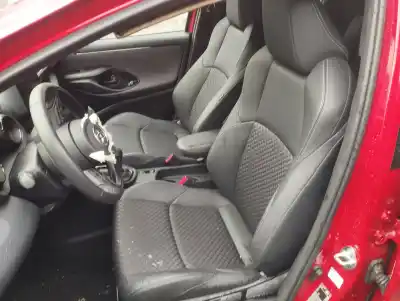 Sloopvoertuig toyota yaris hybrid active van het jaar 2022 aangedreven m15afxe