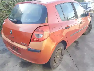 Veículo de Sucata renault clio iii 1.5 dci diesel do ano 2005 alimentado k9k768
