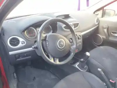 Veículo de Sucata renault clio iii 1.5 dci diesel do ano 2005 alimentado k9k768