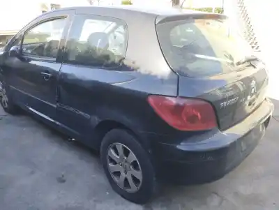 Veículo de Sucata peugeot 307 (s1) xs do ano 2003 alimentado rhy