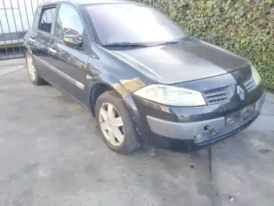Sloopvoertuig renault megane ii sedán (lm0/1_) 1.9 dci (lm0g lm1g lm2c) van het jaar 2003 aangedreven f9q800
