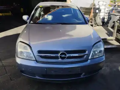 Véhicule à la ferraille OPEL VECTRA C BERLINA Club de l'année 2004 alimenté Y20DTH