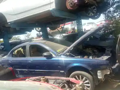 Veículo de Sucata JAGUAR                                             X-TYPE I (X400)                                                                                                                                                                                                                                            2.5 V6 A las 4 ruedas                                                                                                                                                                                                                                      do ano 2004 alimentado 