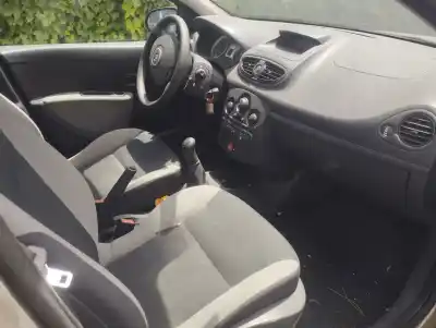 Здавання транспортного засобу renault                                            clio iii                                                                                                                                                                                                                                                   exception                                                                                                                                                                                                                                                  року 2010 потужний d4f740