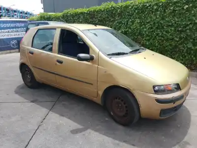 Veicolo di demolizione FIAT PUNTO BERLINA (188) 1.2 8V Dynamic dell'anno 2004 alimentato 188A4000
