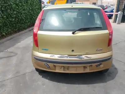 Veículo de Sucata fiat punto berlina (188) 1.2 8v dynamic do ano 2004 alimentado 188a4000