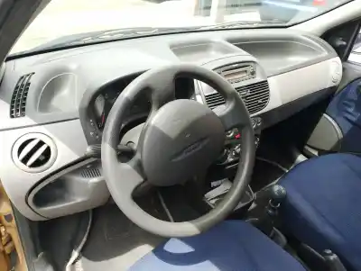 Veículo de Sucata fiat punto berlina (188) 1.2 8v dynamic do ano 2004 alimentado 188a4000