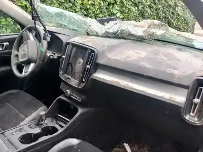 Scrapping Vehicle volvo xc 40 business plus awd of the year 2020 powered d4204t12