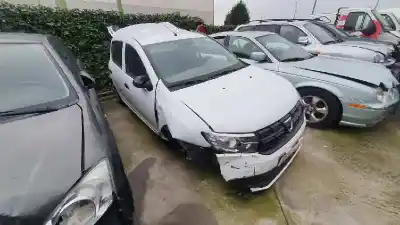 Veículo de Sucata dacia sandero ambiance do ano 2018 alimentado 