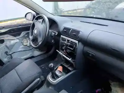 Здавання транспортного засобу seat leon (1m1) signo року 2004 потужний asv