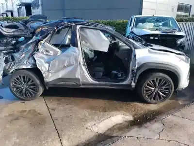 Sloopvoertuig toyota yaris active van het jaar 2023 aangedreven hev