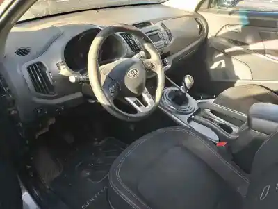 Scrapping Vehicle kia sportage drive 4x4 of the year 2012 powered d4fd