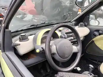 Veicolo di demolizione SMART COUPE  dell'anno 0 alimentato D-61