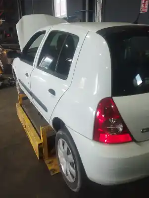 Veículo de Sucata renault clio ii (bb_, cb_) 1.5 dci (b/cb3m) do ano 2007 alimentado k9k740