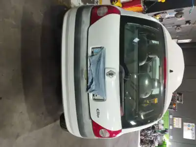 Veículo de Sucata renault clio ii (bb_, cb_) 1.2 (bb0a, bb0f, bb10, bb1k, bb28, bb2d, bb2h, cb0a,... do ano 2002 alimentado d7f726