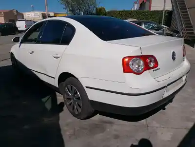 Sloopvoertuig volkswagen passat b6 (3c2) 1.6 van het jaar 2010 aangedreven cdga