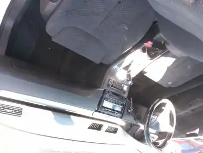 Sloopvoertuig volkswagen passat b6 (3c2) 1.6 van het jaar 2010 aangedreven cdga