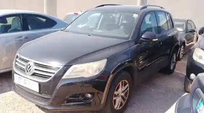 Veicolo di demolizione VOLKSWAGEN TIGUAN (5N_)  dell'anno 2010 alimentato CFFB