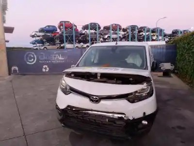Véhicule à la ferraille TOYOTA PROACE VERSO  de l'année 2023 alimenté YH01