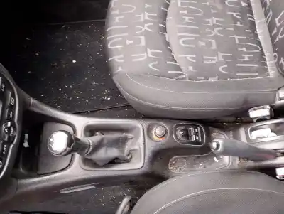 Véhicule à la ferraille peugeot 206 fastback (2a/c) 1.6 16v de l'année 2004 alimenté nfu