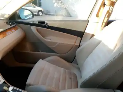 Véhicule à la ferraille volkswagen passat b6 (3c2) 2.0 tdi de l'année 2007 alimenté bkp