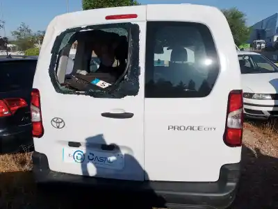Veicolo di demolizione toyota proace verso * dell'anno 2024 alimentato yh01