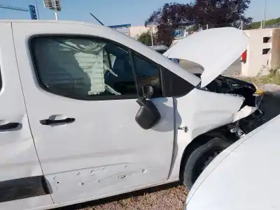 Veicolo di demolizione toyota proace verso * dell'anno 2024 alimentato yh01