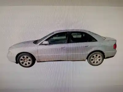 Verschrottungsfahrzeug AUDI A4 BERLINA (B5)  des Jahres 2000 angetrieben APR