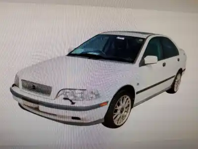 Verschrottungsfahrzeug VOLVO S40 BERLINA  des Jahres 1997 angetrieben B4204S