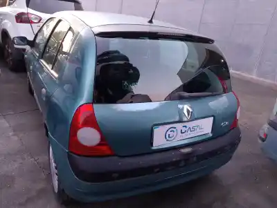 Véhicule à la ferraille RENAULT CLIO II (BB_, CB_)  de l'année 2004 alimenté K9K702