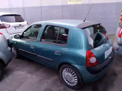 Véhicule à la ferraille renault clio ii (bb_, cb_) 1.5 dci (b/cb08) de l'année 2004 alimenté k9k702