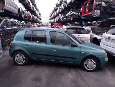 Véhicule à la ferraille renault clio ii (bb_, cb_) 1.5 dci (b/cb08) de l'année 2004 alimenté k9k702