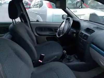 Véhicule à la ferraille renault clio ii (bb_, cb_) 1.5 dci (b/cb08) de l'année 2004 alimenté k9k702