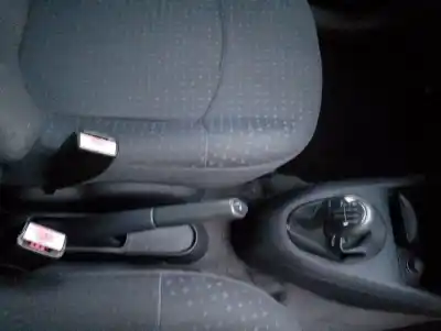 Véhicule à la ferraille renault clio ii (bb_, cb_) 1.5 dci (b/cb08) de l'année 2004 alimenté k9k702