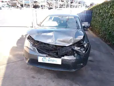 Véhicule à la ferraille SEAT LEON (5F1)  de l'année 2014 alimenté CLHA