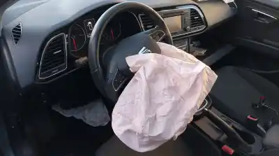 Véhicule à la ferraille seat leon (5f1) 1.6 tdi de l'année 2014 alimenté clha