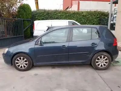 Véhicule à la ferraille volkswagen golf v (1k1) 1.9 tdi de l'année 2005 alimenté bkc,bls,bxe