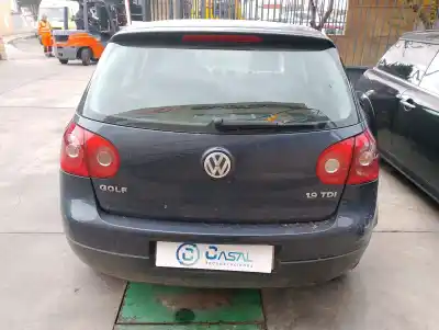 Véhicule à la ferraille volkswagen golf v (1k1) 1.9 tdi de l'année 2005 alimenté bkc,bls,bxe
