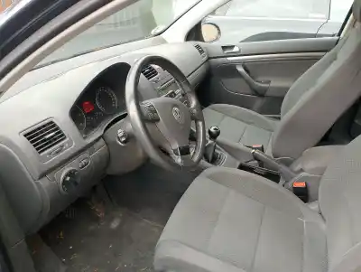 Véhicule à la ferraille volkswagen golf v (1k1) 1.9 tdi de l'année 2005 alimenté bkc,bls,bxe