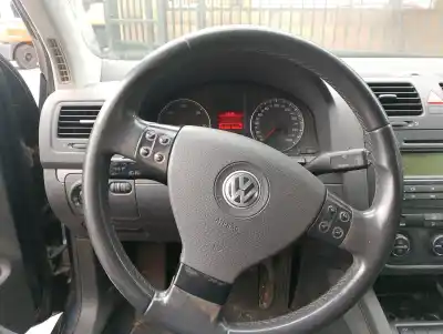 Véhicule à la ferraille volkswagen golf v (1k1) 1.9 tdi de l'année 2005 alimenté bkc,bls,bxe